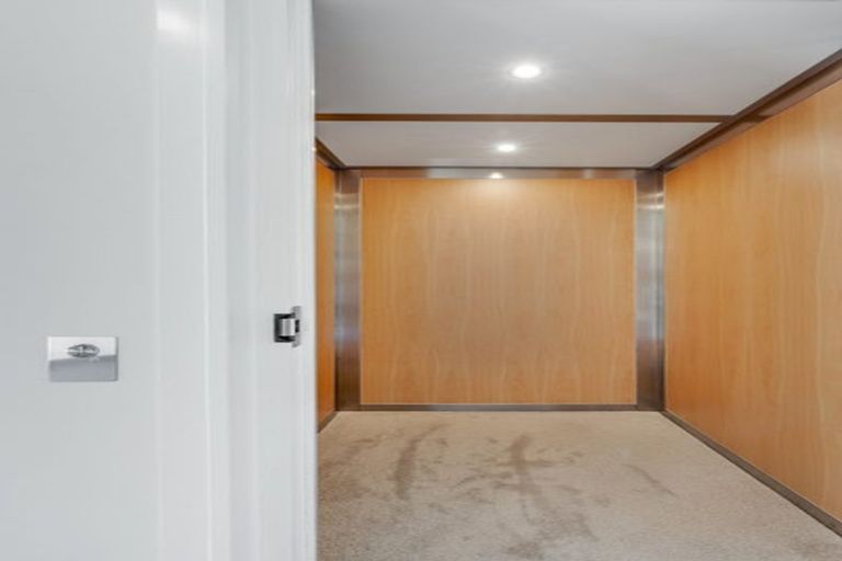 Photo of property in 32c Devon Road, Bucklands Beach, Auckland, 2012