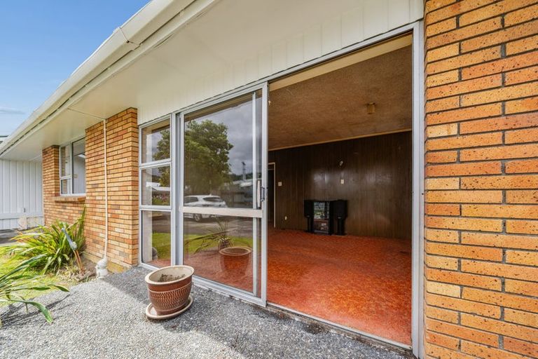 Photo of property in 1/22 Burns Grove, Trentham, Upper Hutt, 5018
