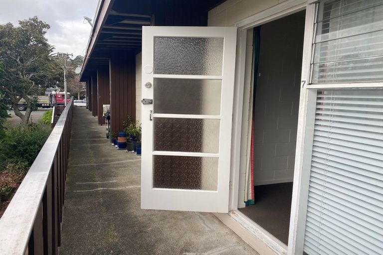 Photo of property in 9 Esplanade Road, Mount Eden, Auckland, 1024