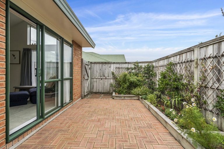 Photo of property in Miramar Villas, 22/3 Byron Street, Miramar, Wellington, 6022