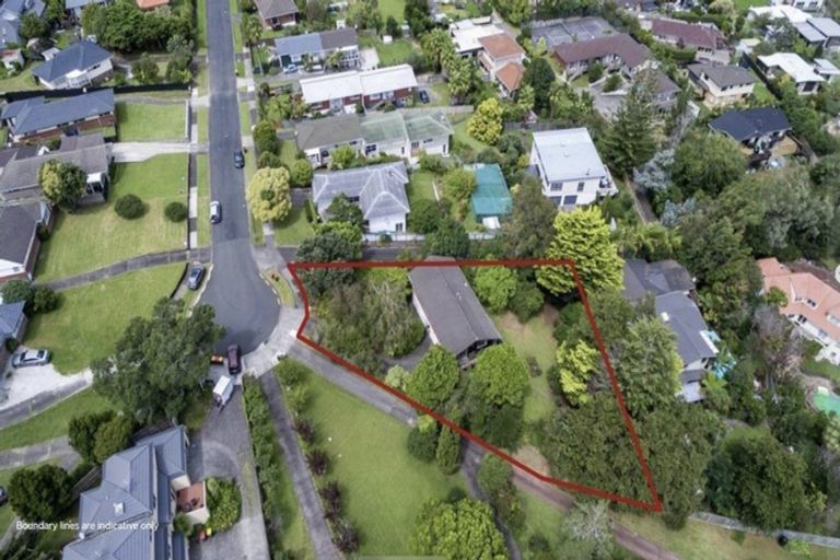 Photo of property in 18 Pine Terrace, Howick, Auckland, 2014