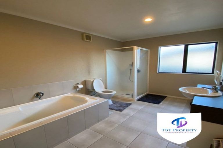 Photo of property in 36 Cyril French Drive, Flat Bush, Auckland, 2016