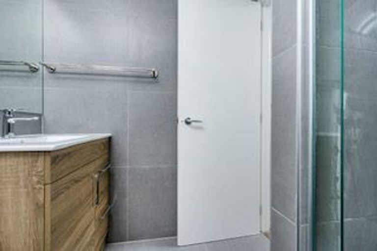 Photo of property in 420/18 Sunnyhaven Avenue, Beach Haven, Auckland, 0626