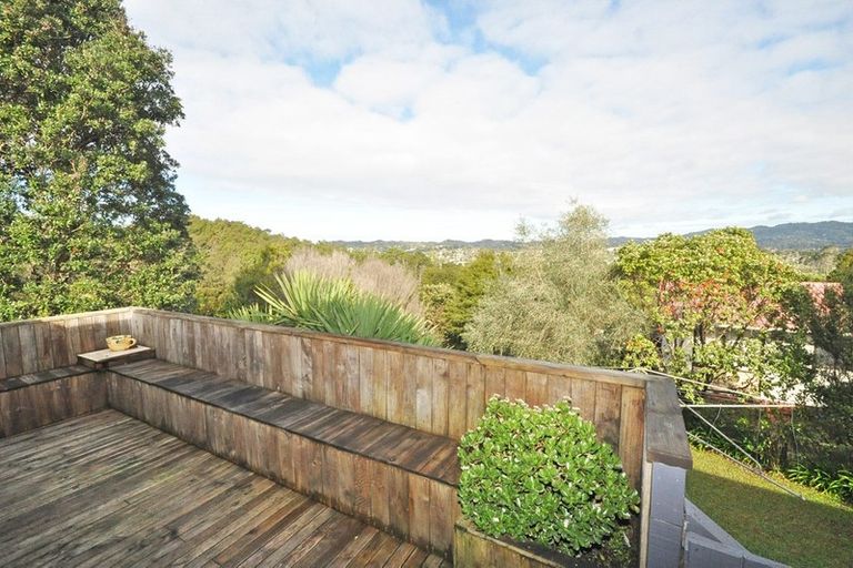 Photo of property in 19 Mckinley Road, Sunnyvale, Auckland, 0612