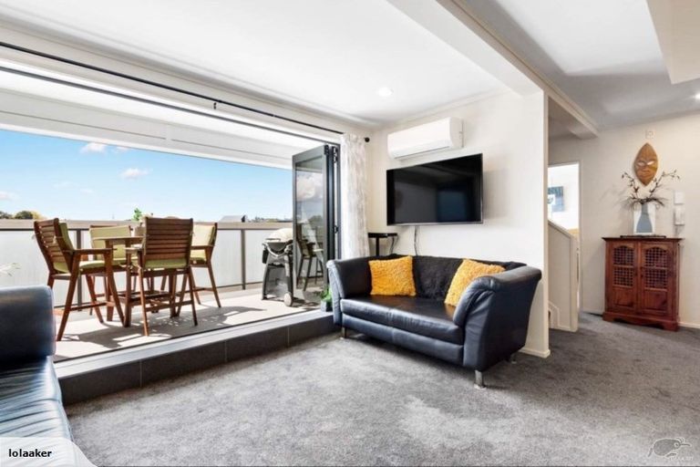 Photo of property in 2/9 Freeman Way, Manukau, Auckland, 2104