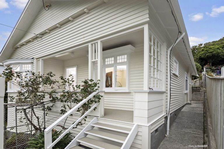 Photo of property in 94 Parkvale Road, Karori, Wellington, 6012