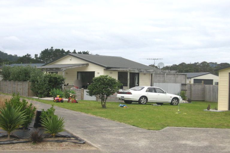 Photo of property in 117 Titoki Place, Matarangi, Whitianga, 3592