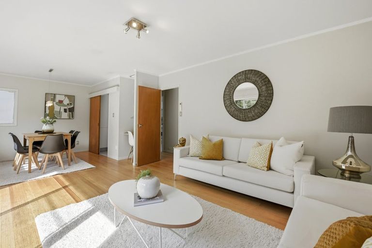 Photo of property in 15 Sartors Avenue, Northcross, Auckland, 0630