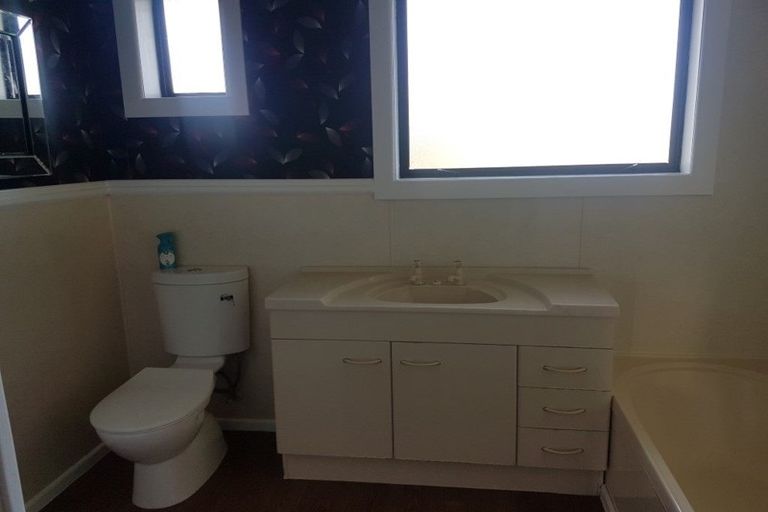 Photo of property in 13 Pine Crescent, Hargest, Invercargill, 9810