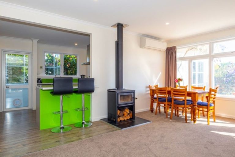 Photo of property in 76 Mckenzie Street, Geraldine, 7930