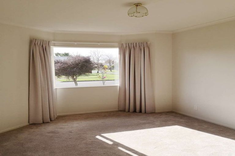 Photo of property in 43 Admiral Crescent, Flagstaff, Hamilton, 3210