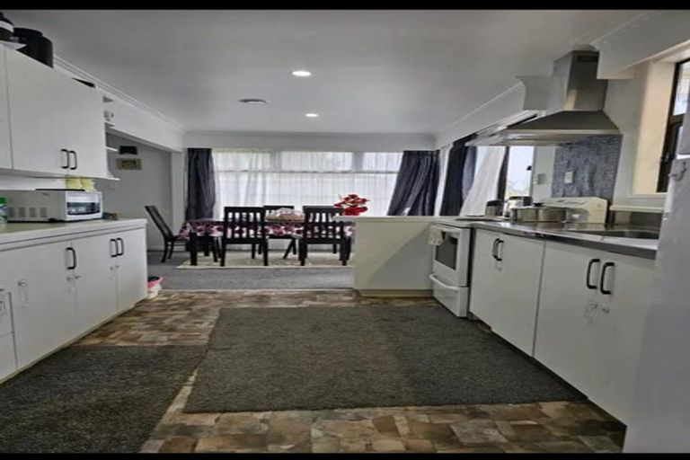 Photo of property in 18b Frank Hewitt Street, Pukekohe, 2120