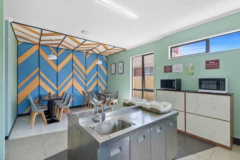 Photo of property in 6 Brookfield Avenue, Onehunga, Auckland, 1061