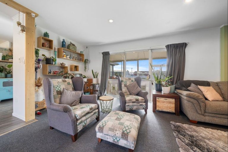 Photo of property in 33e Sanders Avenue, Westown, New Plymouth, 4310