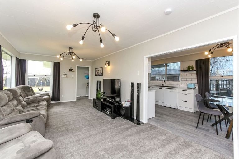 Photo of property in 3 Erica Place, Bell Block, New Plymouth, 4312