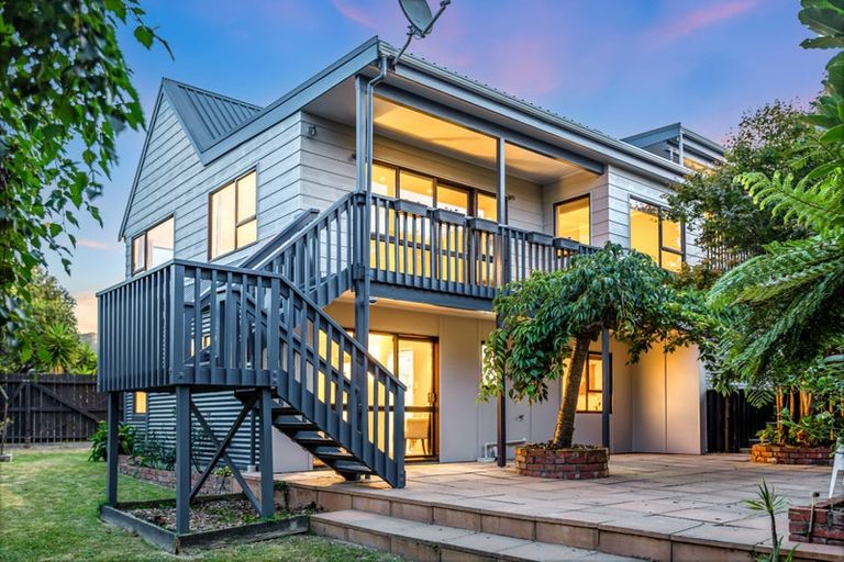 Photo of property in 25 Longitude Place, Whitby, Porirua, 5024