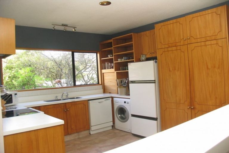 Photo of property in 6 Thorn Crescent, Fernhill, Queenstown, 9300