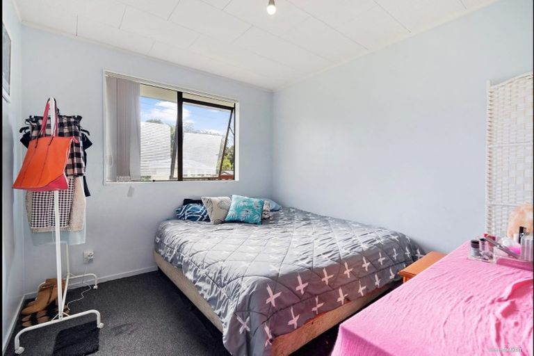 Photo of property in 35 Lilburn Crescent, Massey, Auckland, 0614