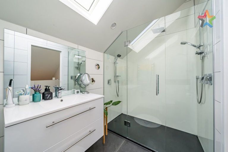 Photo of property in 46 Milne Terrace, Island Bay, Wellington, 6023