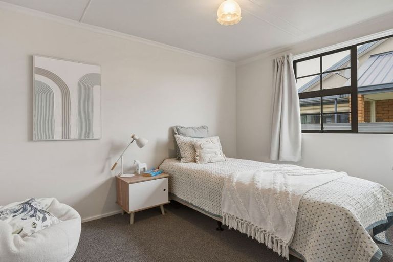 Photo of property in 16 Eden Street, Milton, 9220