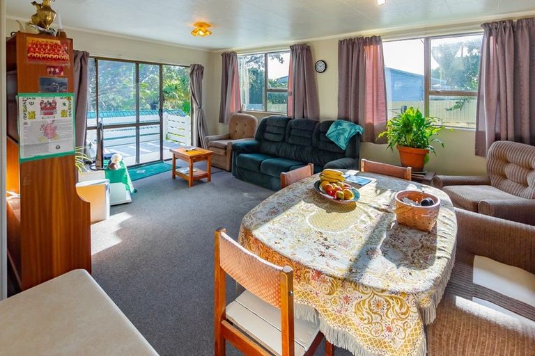 Photo of property in 71 Mcfarlane Street, Oakura, 4314