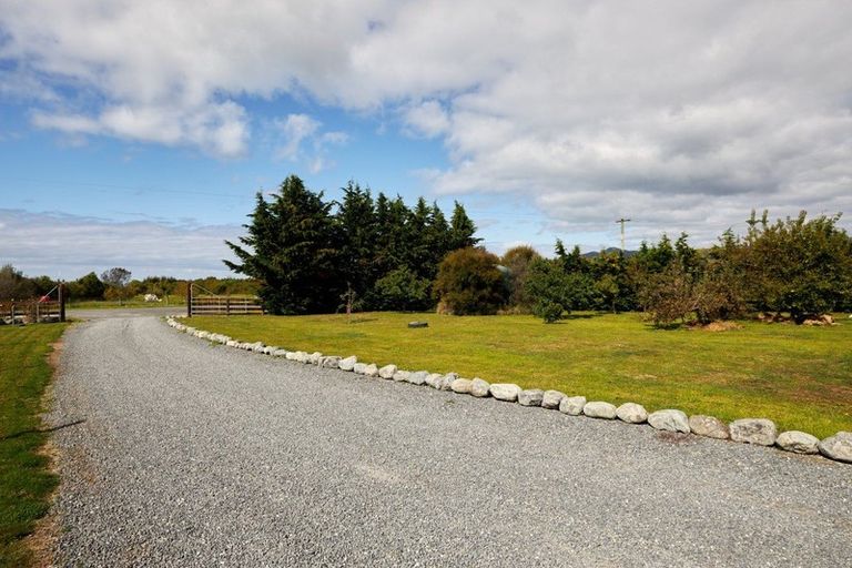 Photo of property in 10 Lake Hills Road, Inland Road, Kaikoura, 7373