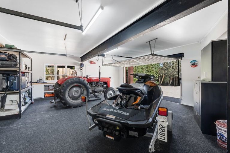 Photo of property in 188 Mellons Bay Road, Mellons Bay, Auckland, 2014