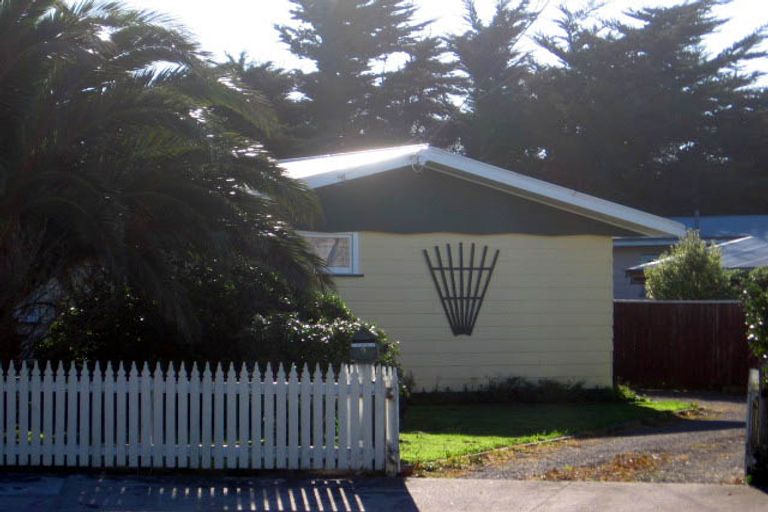 Photo of property in 10 Hardie Grove, Featherston, 5710
