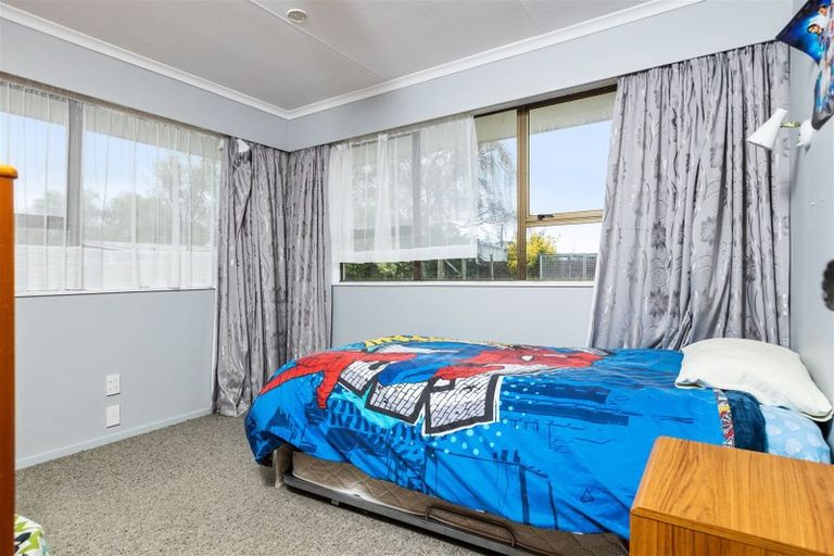 Photo of property in 32 Gordon Street, Woodville, 4920