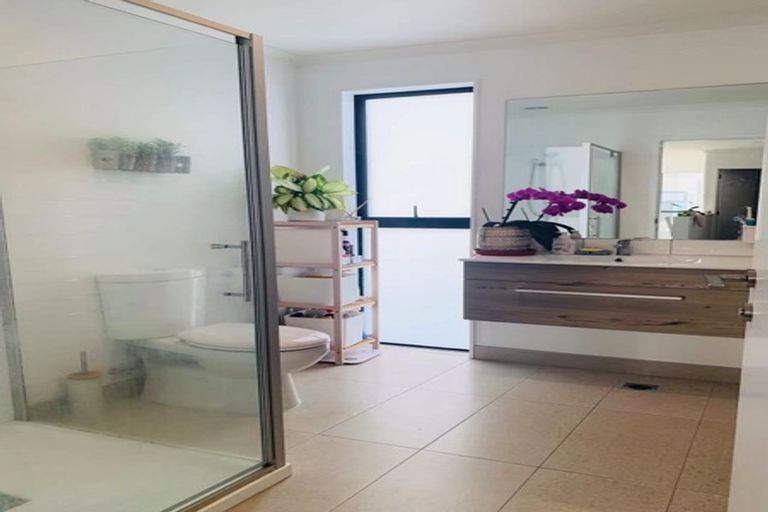 Photo of property in 28d Ian Morrison Road, Hobsonville, Auckland, 0616