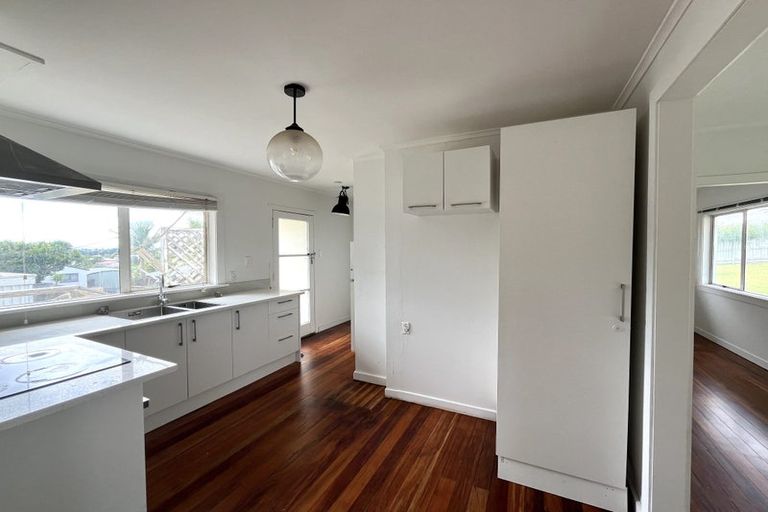 Photo of property in 1/59 Birkdale Road, Birkdale, Auckland, 0626