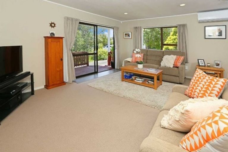 Photo of property in 1/122 Waimumu Road, Massey, Auckland, 0614