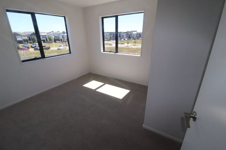 Photo of property in 4 Autumn Blaze Street, Hobsonville, Auckland, 0616