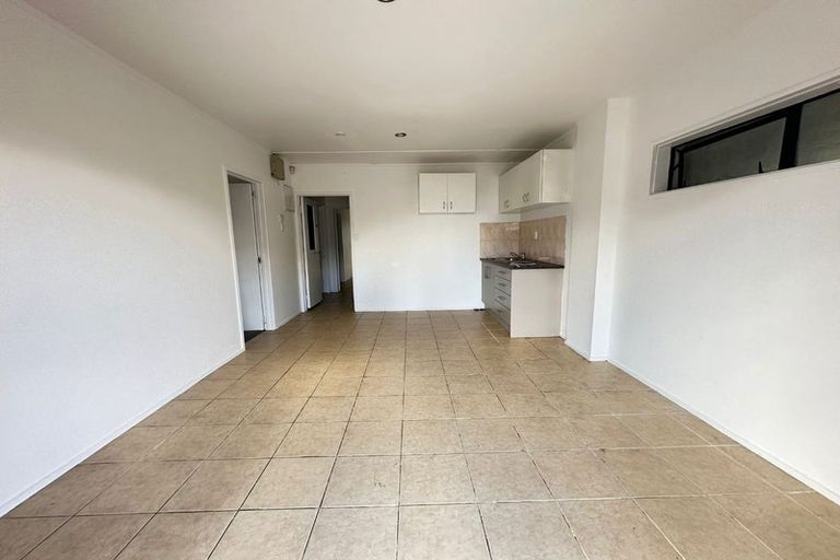 Photo of property in 30 Royal Road, Massey, Auckland, 0614