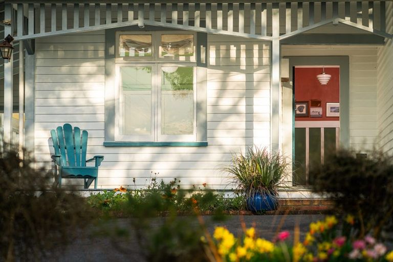 Photo of property in 72 Wellington Road, Paekakariki, 5034