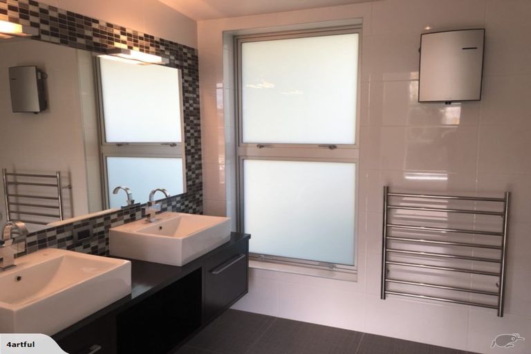 Photo of property in 62 Dyers Pass Road, Cashmere, Christchurch, 8022