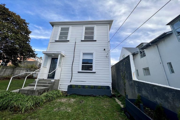 Photo of property in 32-34 Majoribanks Street, Mount Victoria, Wellington, 6011