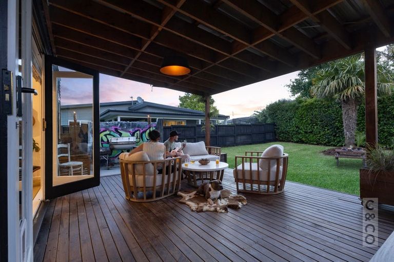 Photo of property in 50 Great North Road, Riverhead, 0820