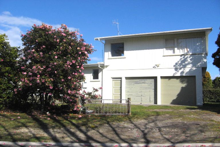 Photo of property in 2 Nisbet Terrace, Kinloch, Taupo, 3377