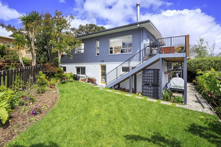 Photo of property in 3/100 Aberdeen Road, Campbells Bay, Auckland, 0620