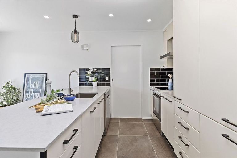 Photo of property in 2b James Street, Plimmerton, Porirua, 5026