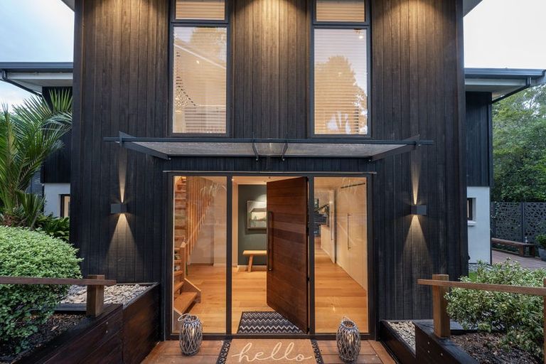 Photo of property in 5 Titiwai Place, Birkenhead, Auckland, 0626