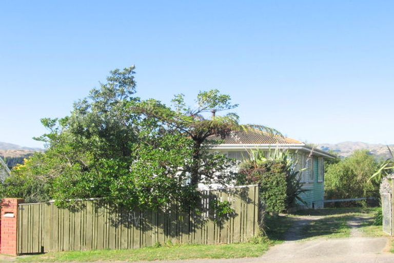 Photo of property in 47 Takapuwahia Drive, Takapuwahia, Porirua, 5022