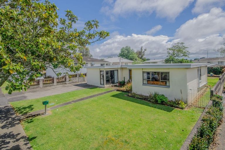 Photo of property in 20 Leaver Place, Weymouth, Auckland, 2103