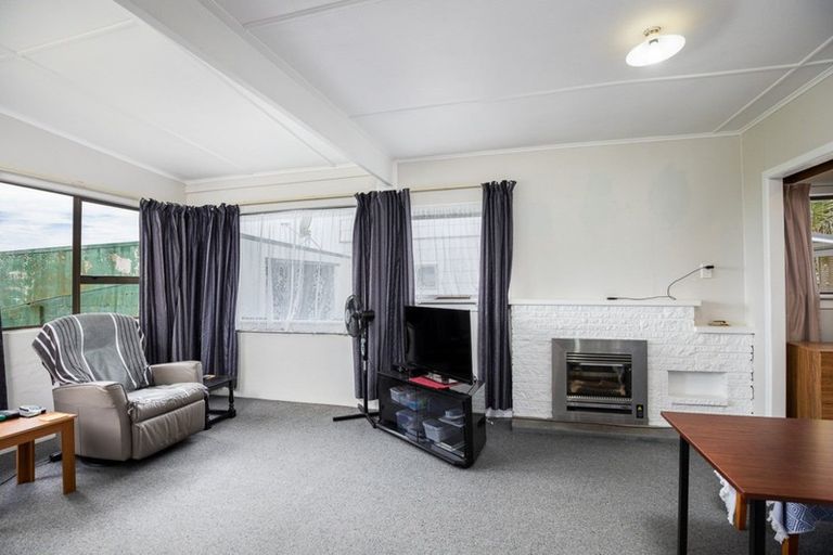 Photo of property in 26 Battiscombe Terrace, Waitara, 4320
