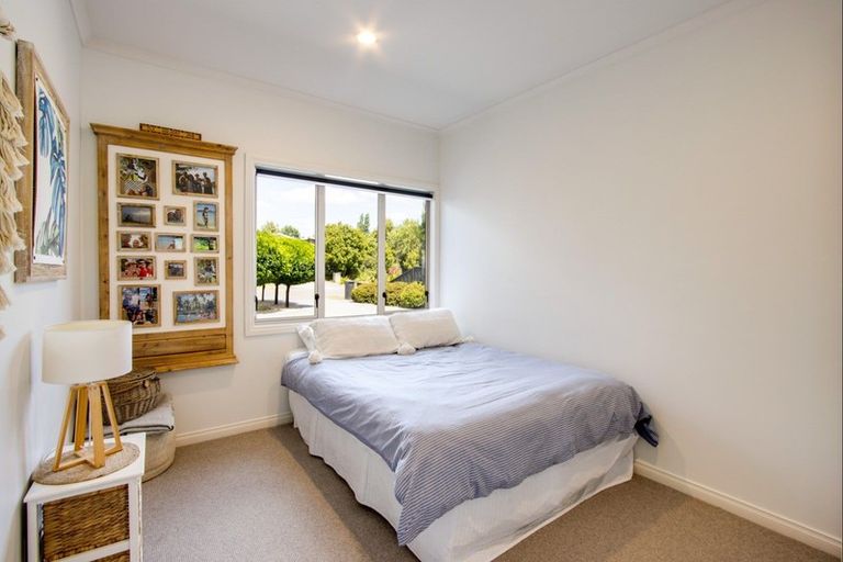 Photo of property in 19 Fairview Place, Havelock North, 4130