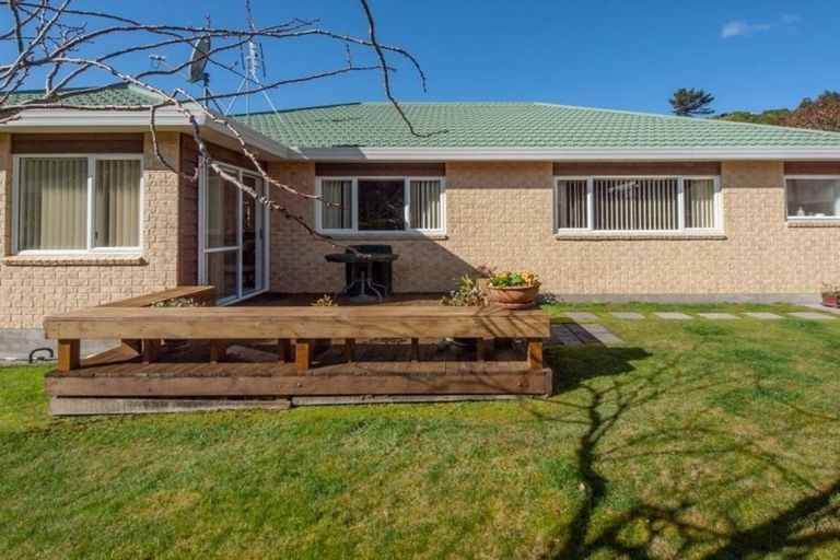 Photo of property in 7 Eastcott Grove, Churton Park, Wellington, 6037