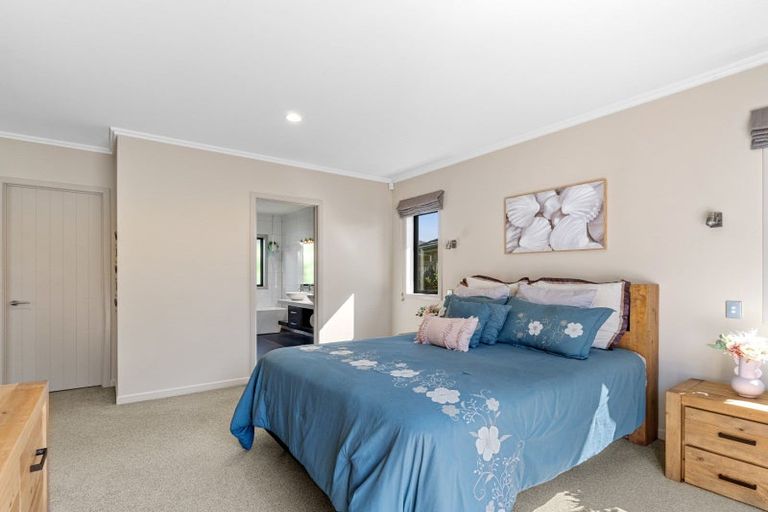 Photo of property in 11 Johnnybro Place, Rototuna North, Hamilton, 3210