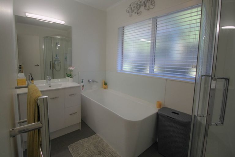 Photo of property in 6 Palm Court, Mount Maunganui, 3116