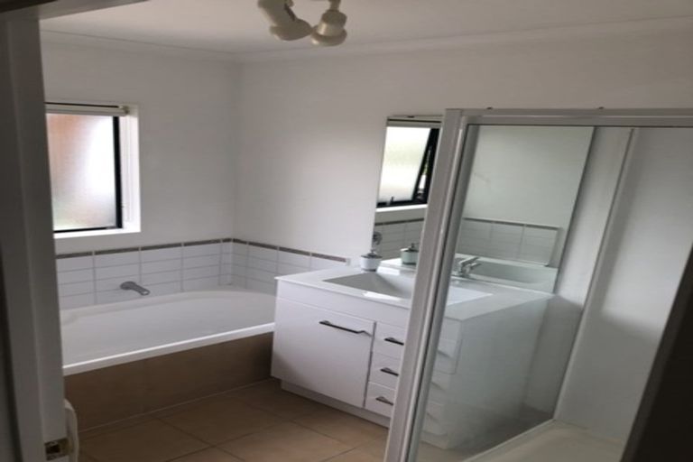 Photo of property in 34 Amarillo Place, Manurewa, Auckland, 2105